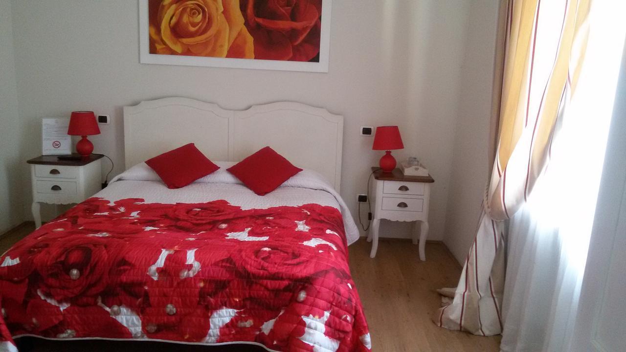 Bed and Breakfast La Rocchetta Валеджо-суль-Минчо Экстерьер фото