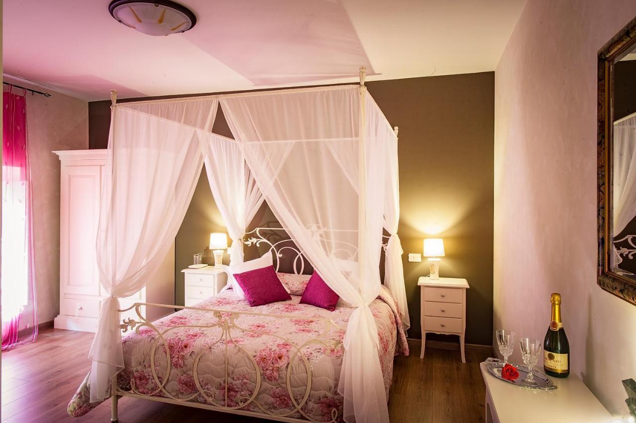 Bed and Breakfast La Rocchetta Валеджо-суль-Минчо Экстерьер фото